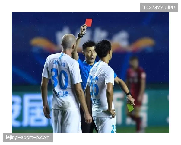 场外暴力行为如何影响比赛判罚与裁判权威解析